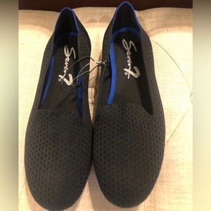 NWOT Seven7 Black Knit Loafers Size 8